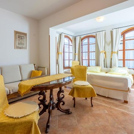 Apartments Villa Mavero Banjole Εξωτερικό φωτογραφία