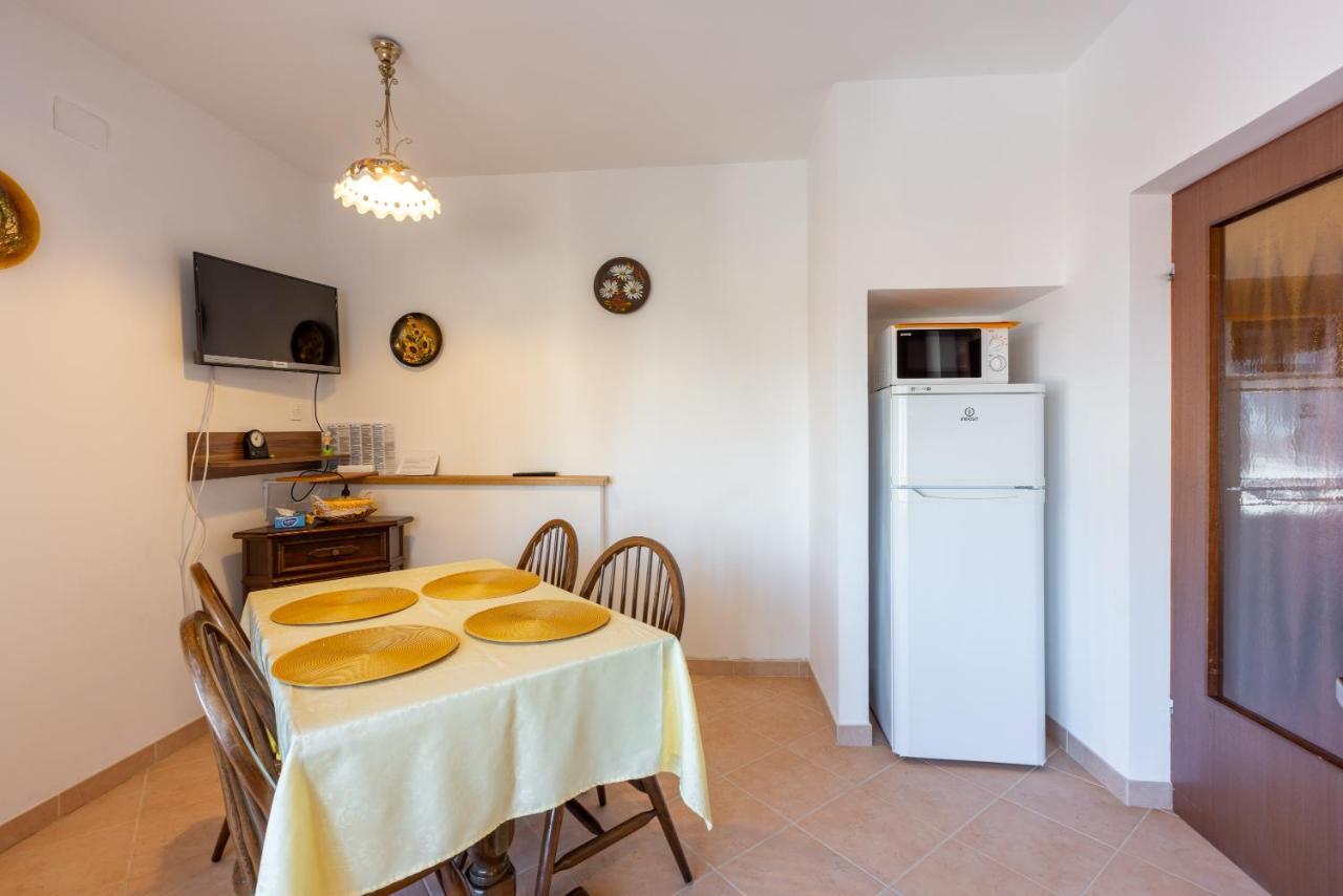 Apartments Villa Mavero Banjole Εξωτερικό φωτογραφία