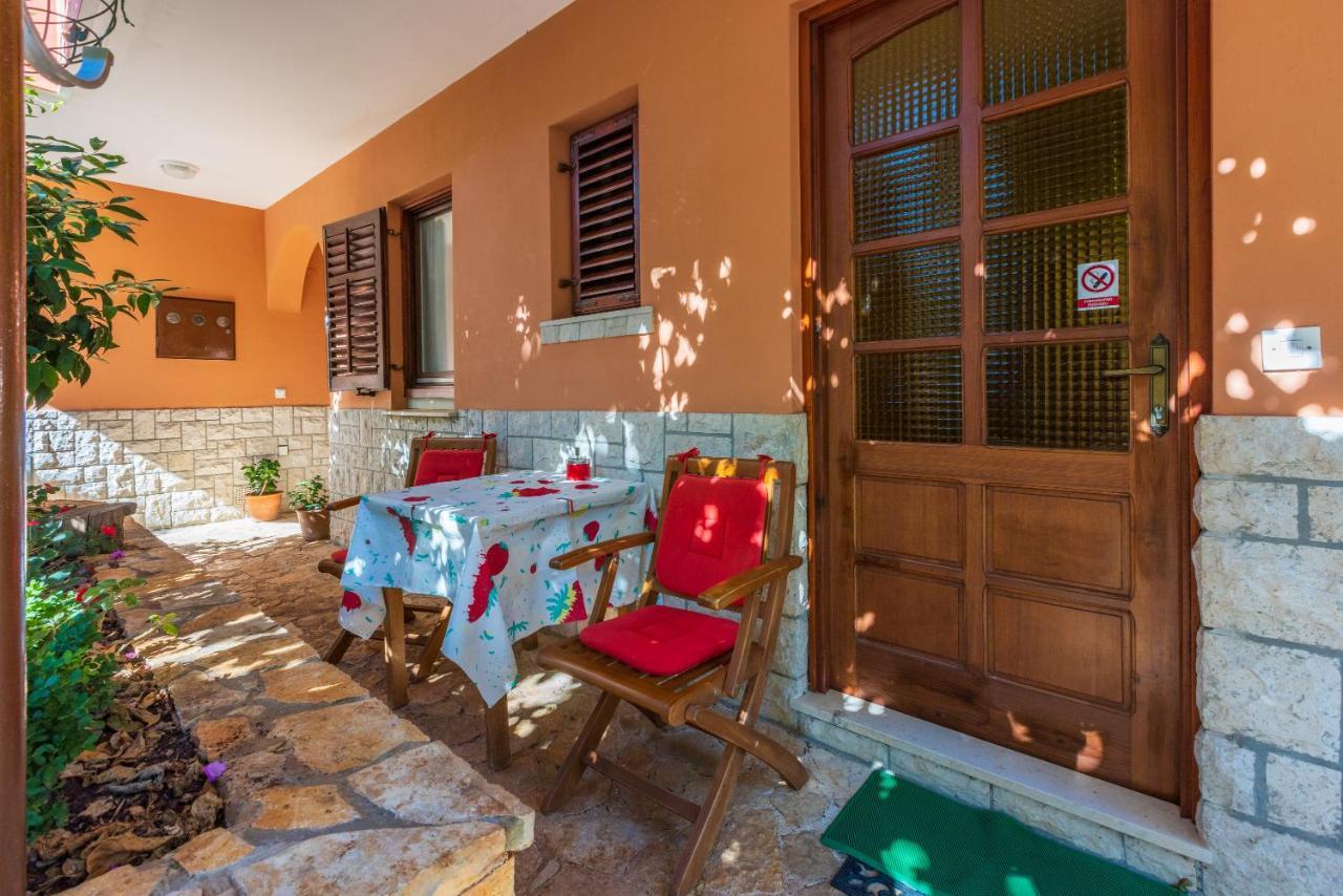Apartments Villa Mavero Banjole Εξωτερικό φωτογραφία