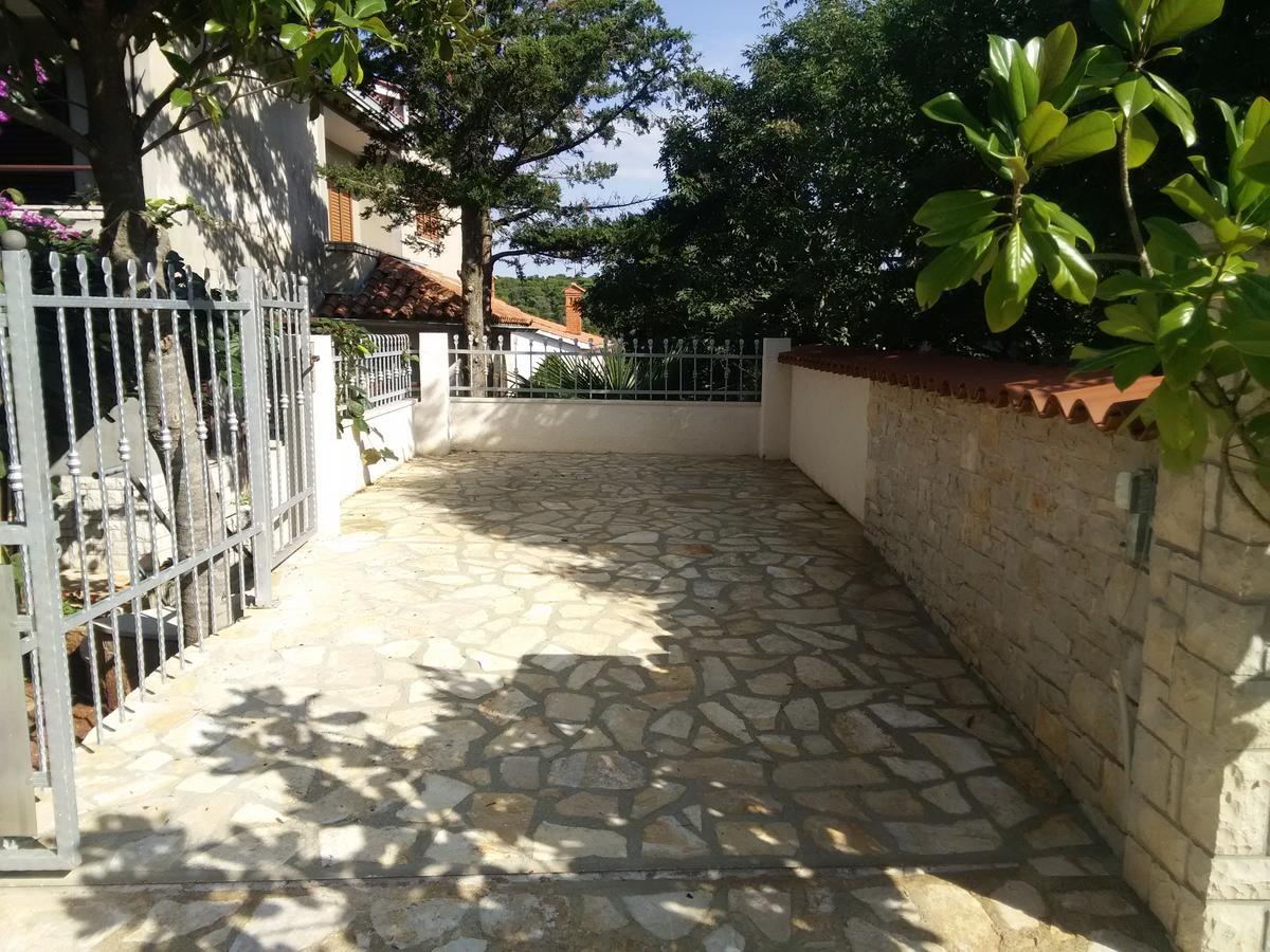 Apartments Villa Mavero Banjole Εξωτερικό φωτογραφία