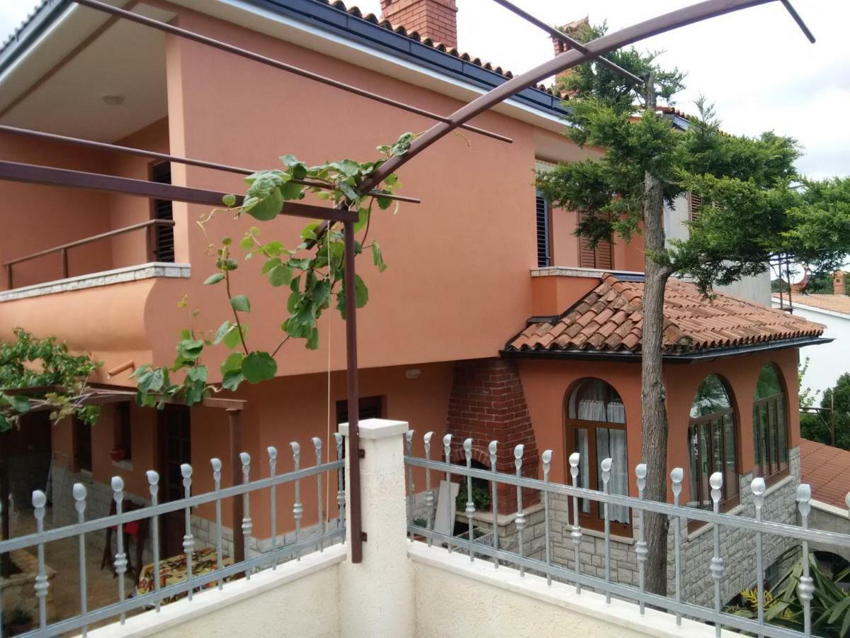 Apartments Villa Mavero Banjole Εξωτερικό φωτογραφία