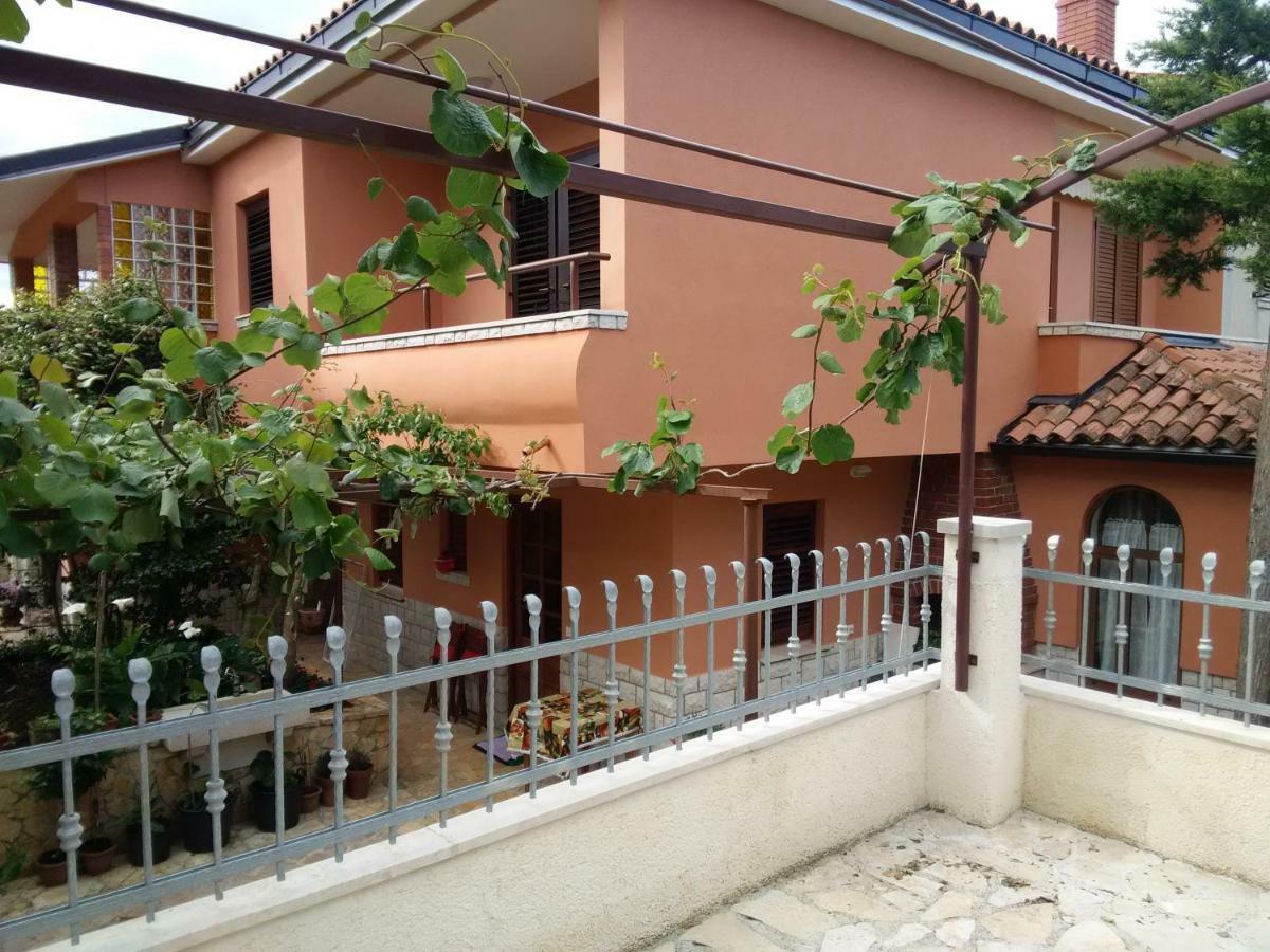 Apartments Villa Mavero Banjole Εξωτερικό φωτογραφία