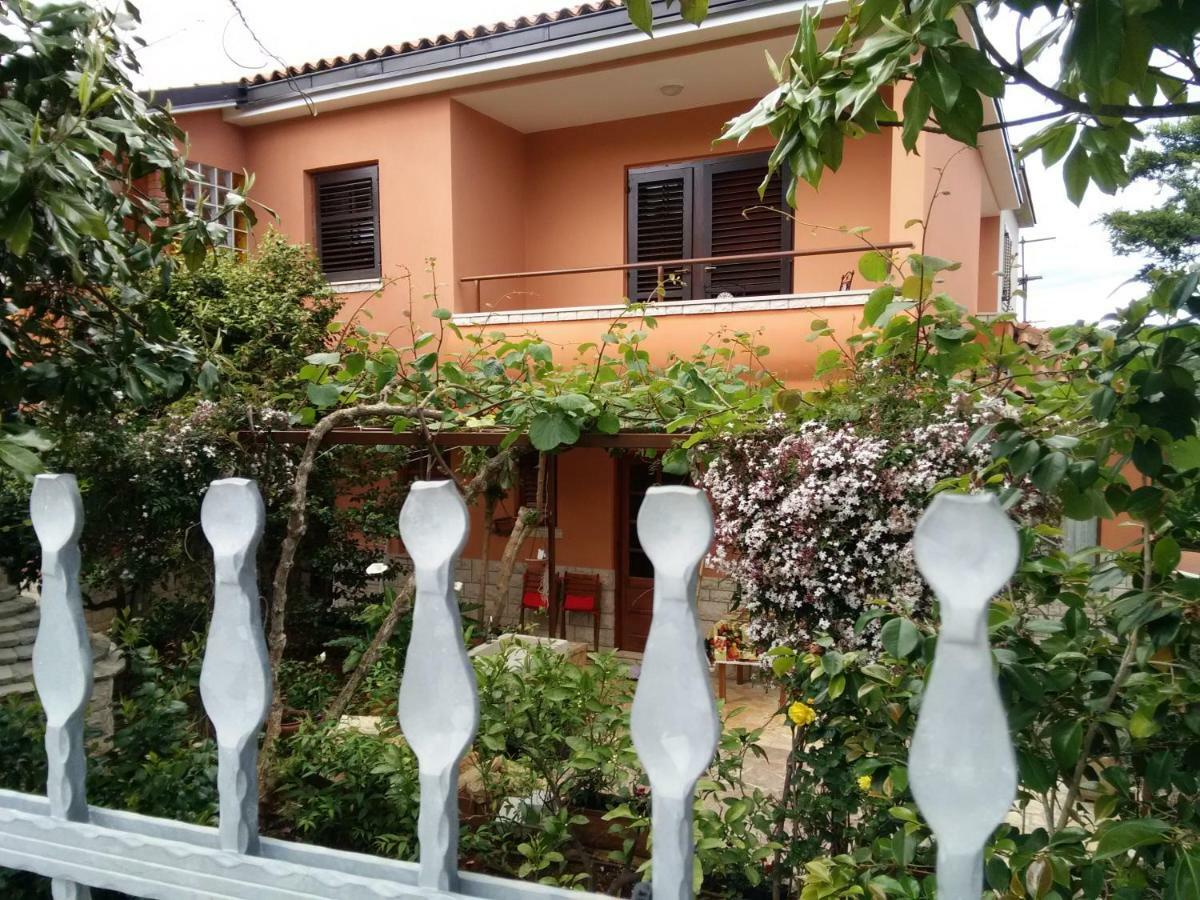 Apartments Villa Mavero Banjole Εξωτερικό φωτογραφία